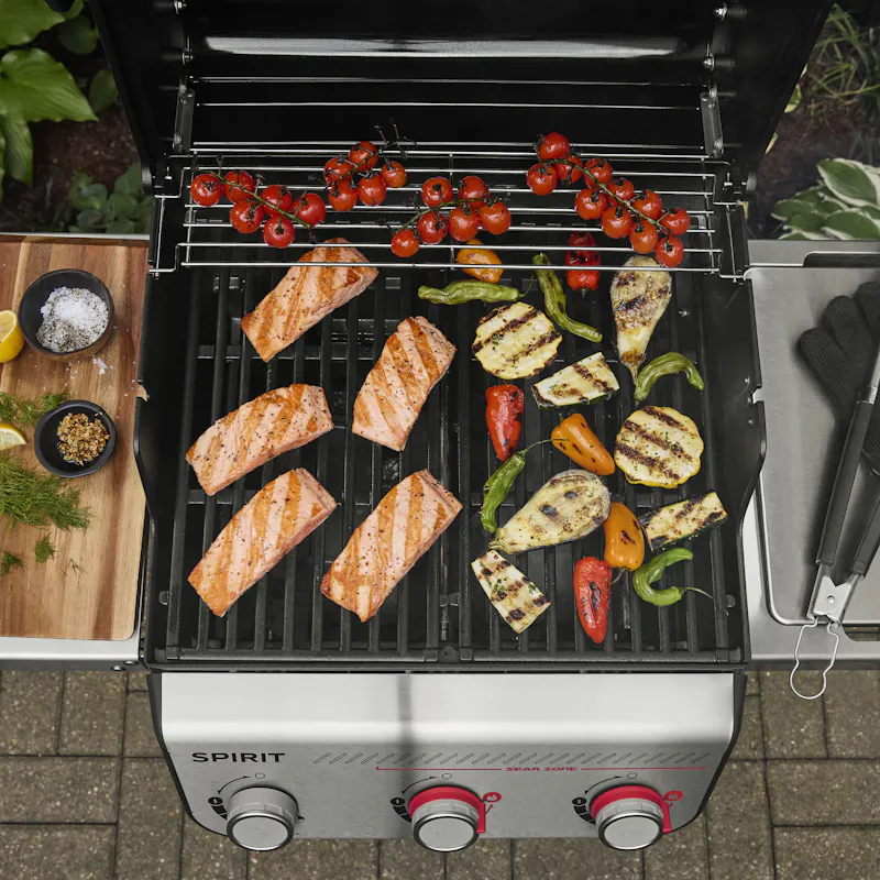 Weber&reg; Spirit&reg; E-325 3-Burner Gas Barbecue (Natural Gas) view 4