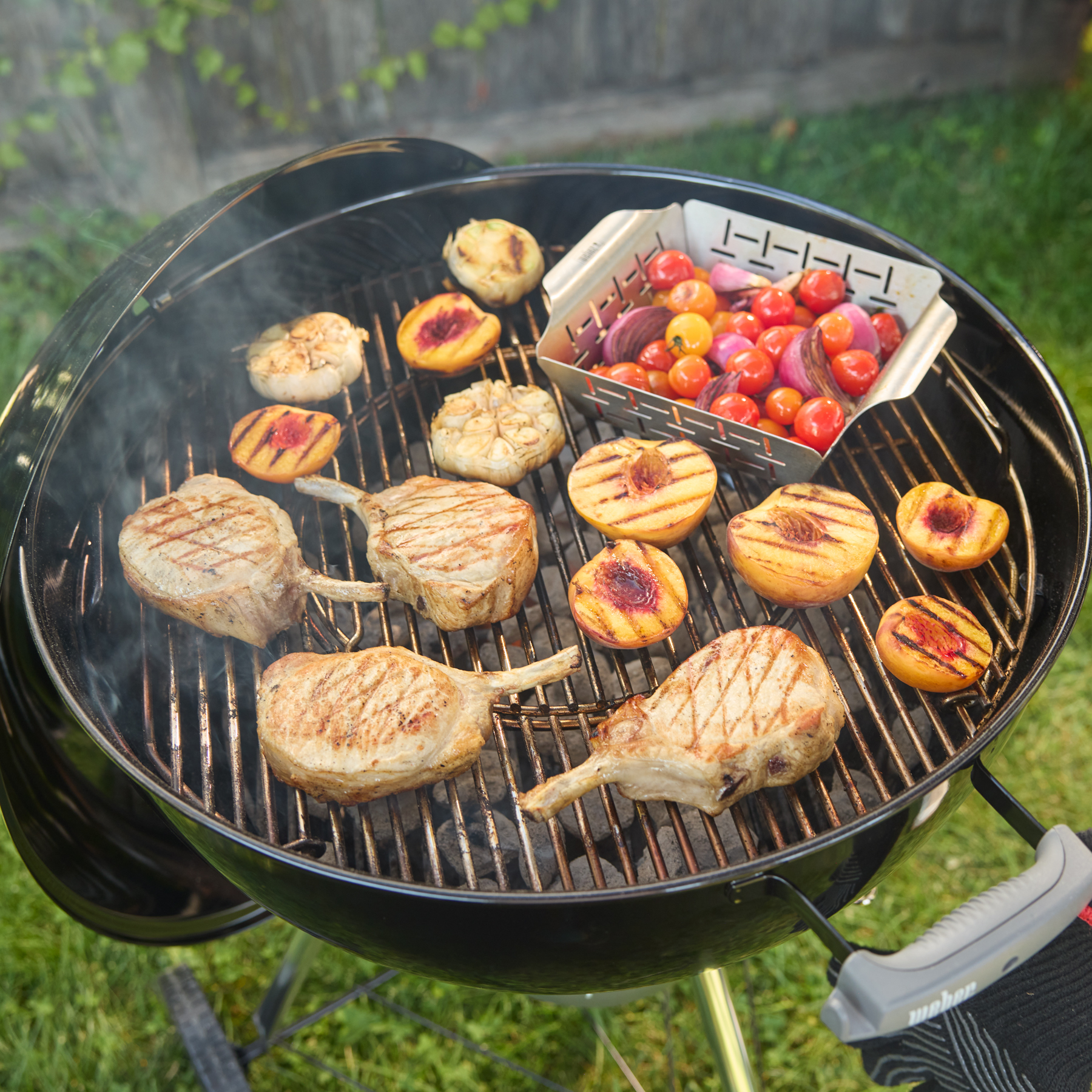 Weber 22” Original Kettle Premium | Charcoal Grill | Weber Grills
