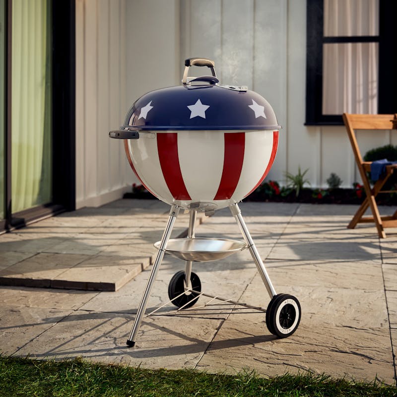 Weber 22” Star-Spangled Kettle image number 4