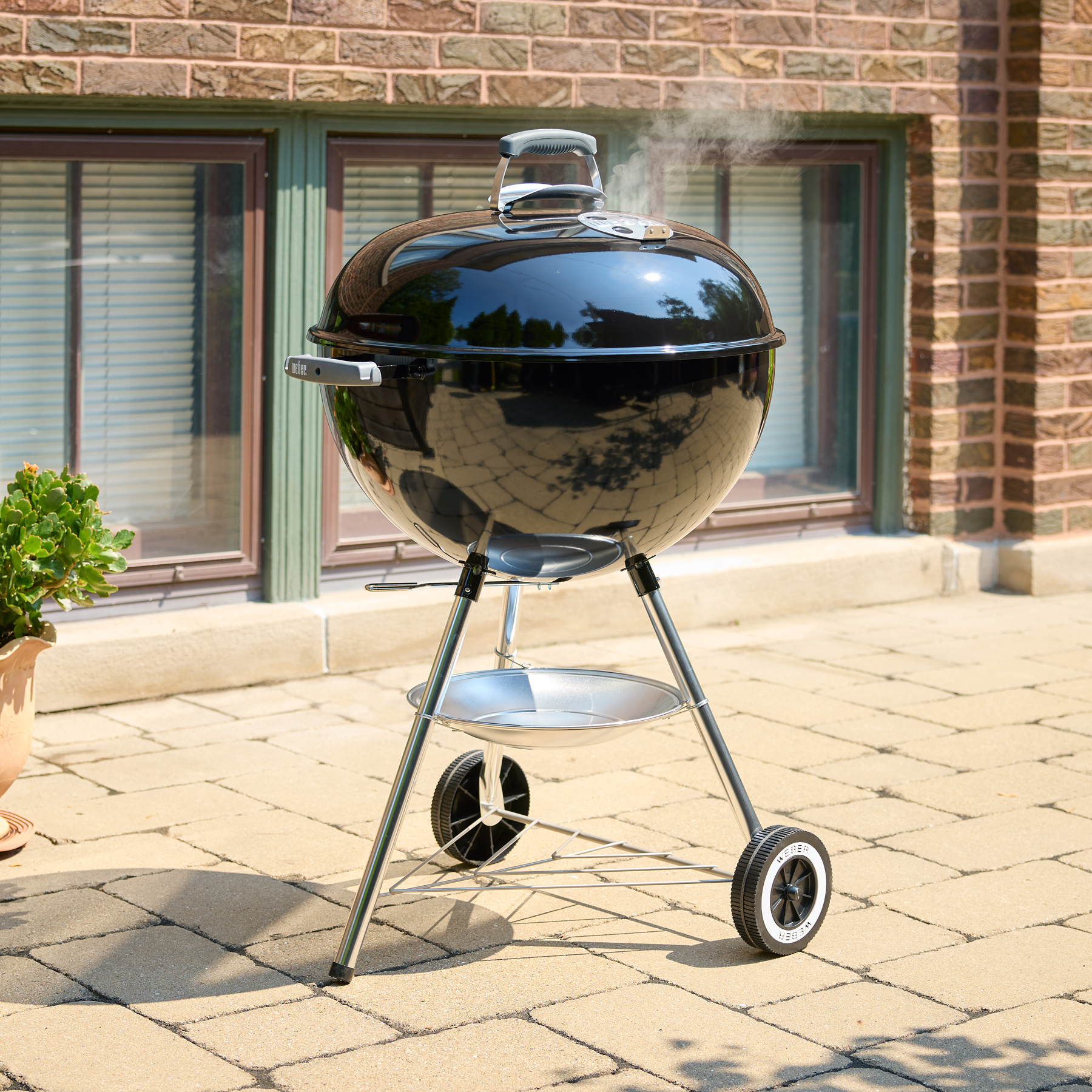 Weber Original Kettle 57cm ブラック Original Kettle Charcoal Barbecue 57cm | Weber IE