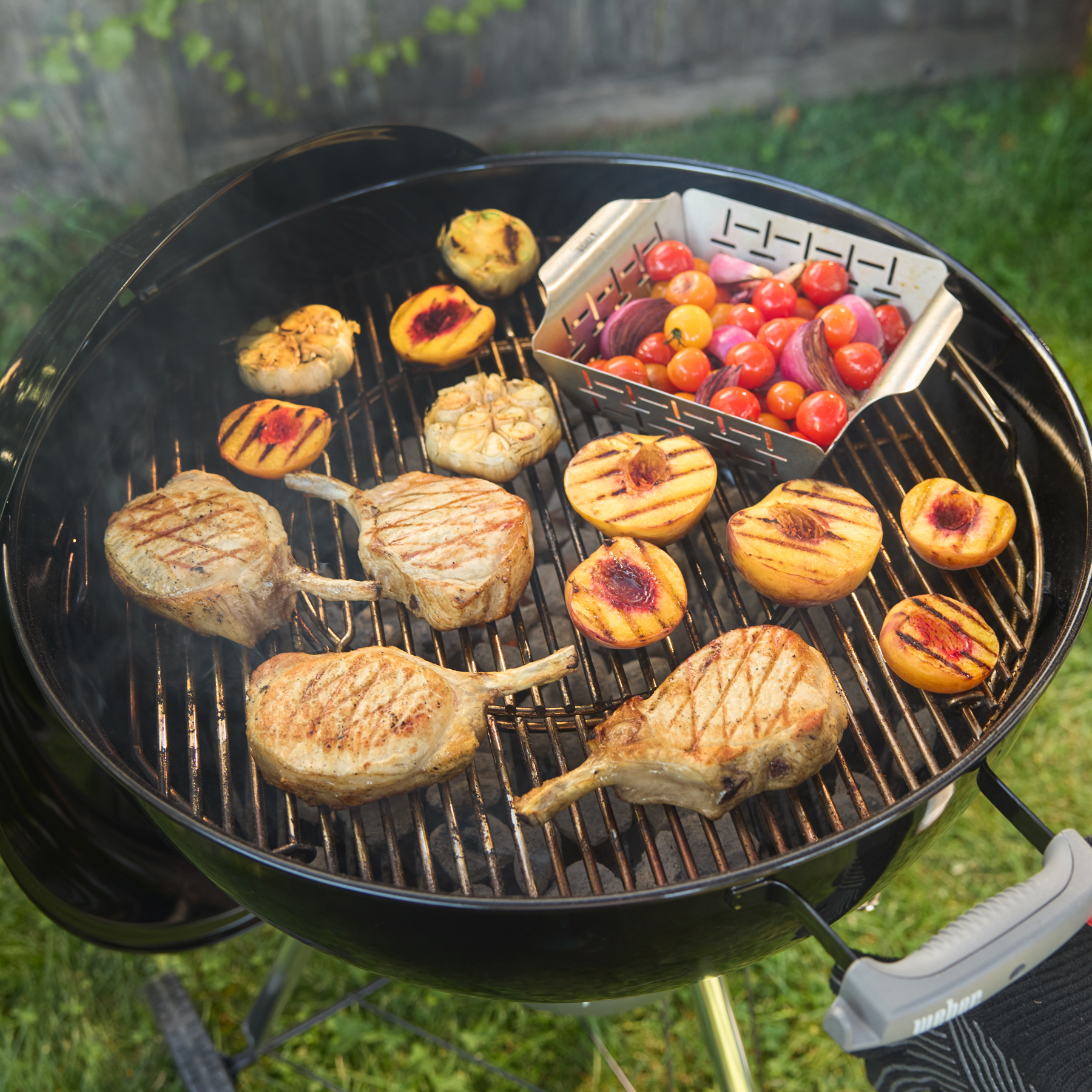 Original Kettle Premium Charcoal Barbecue 57 cm | Weber® Official