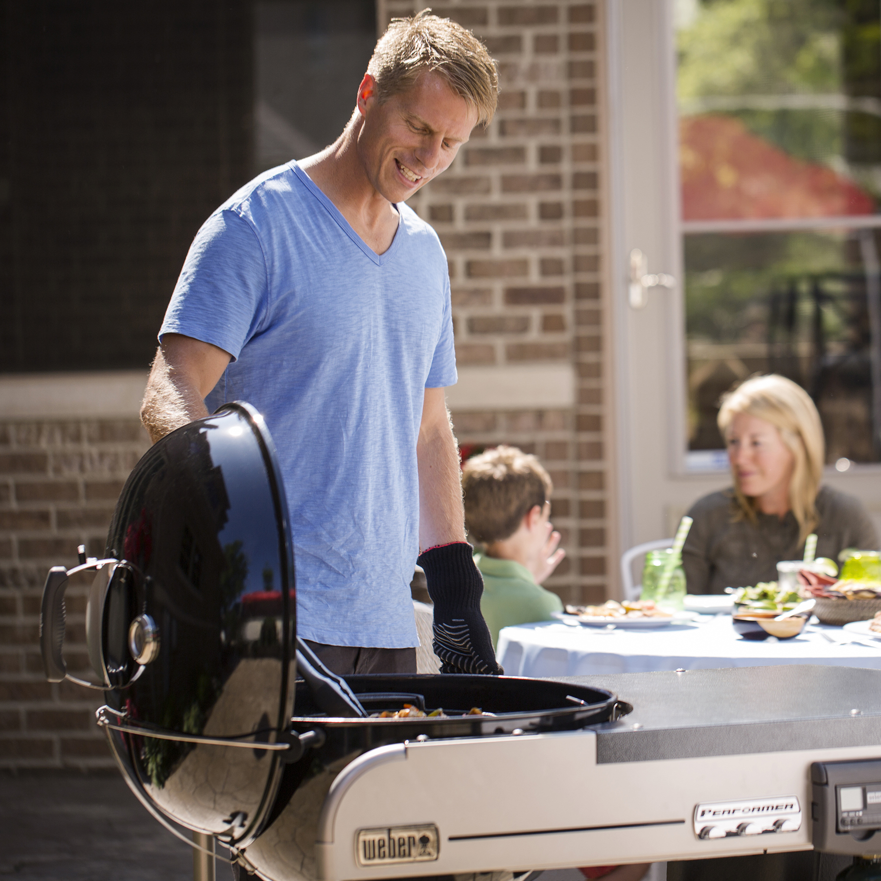 Performer Deluxe Charcoal Grill 22