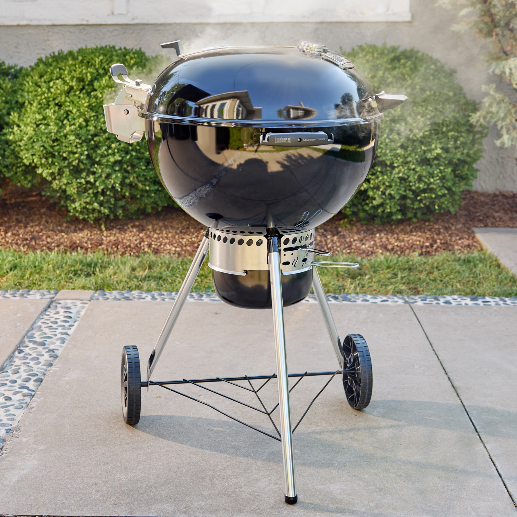 Weber Master-Touch GBS Premium E-5770 | Weber® Grill Original