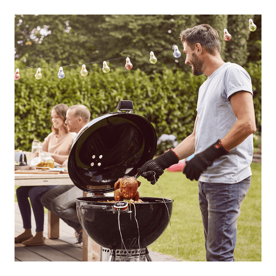 specificere Metal linje følelsesmæssig Master-Touch GBS Premium E-5770 Charcoal Grill 57 cm | Master-Touch Series  | Charcoal Grills | Weber Grills - AE