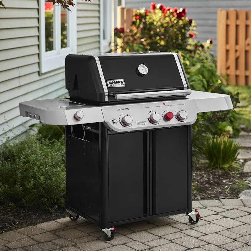 Genesis E-335C Gas Grill image number 4