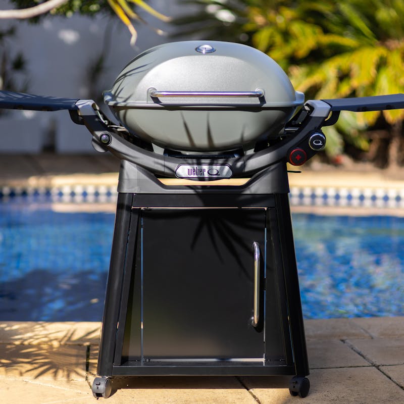 Weber® Family Q®+ Premium (Q3200N+) Gas Barbecue (LPG) image number 4