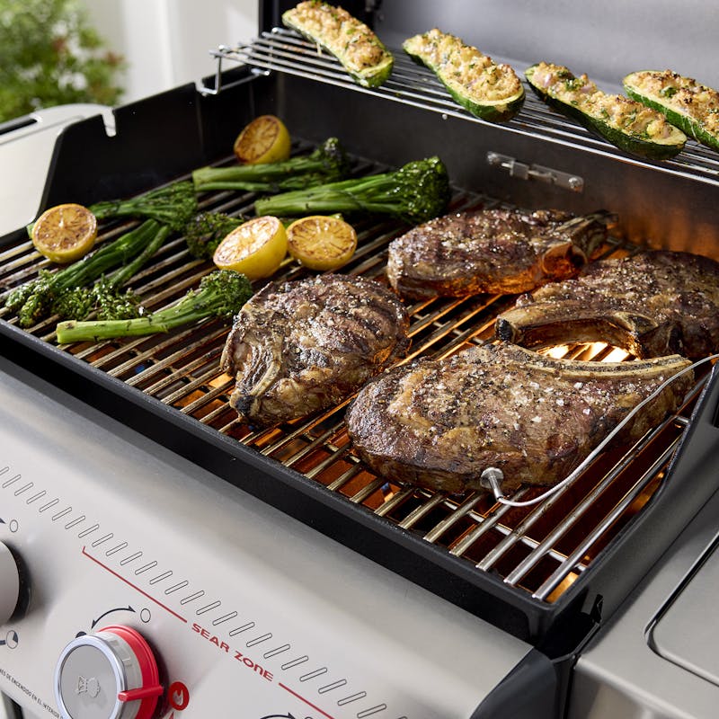 Spirit&reg; S-425C Gas Grill (Natural Gas) image number 4