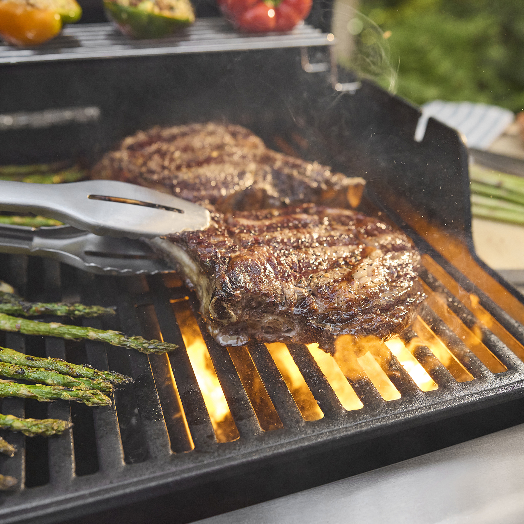 Spirit® E-435 Gas Grill | Propane, Sear Zone & Side Burner | Weber US