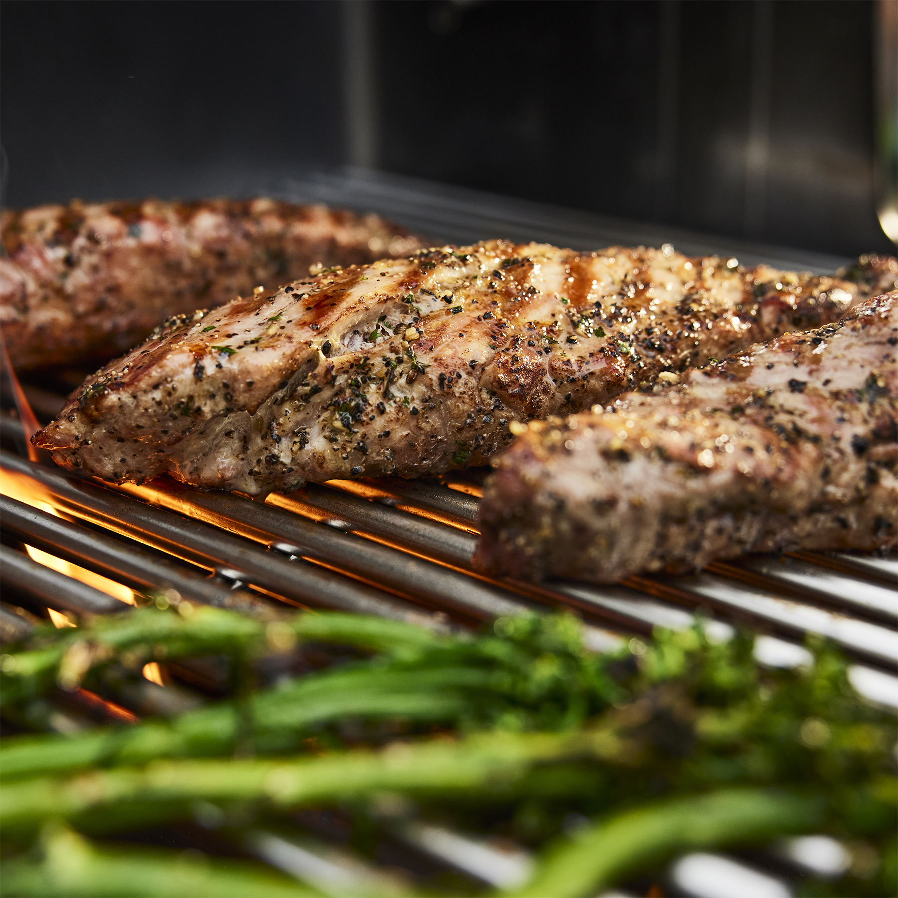 Spirit® SP-435 Gas Grill (Natural Gas) | Weber CA