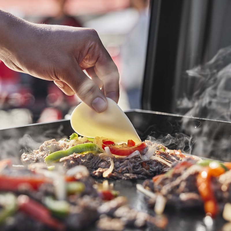 Weber Traveler® 22” Tabletop Griddle image number 5