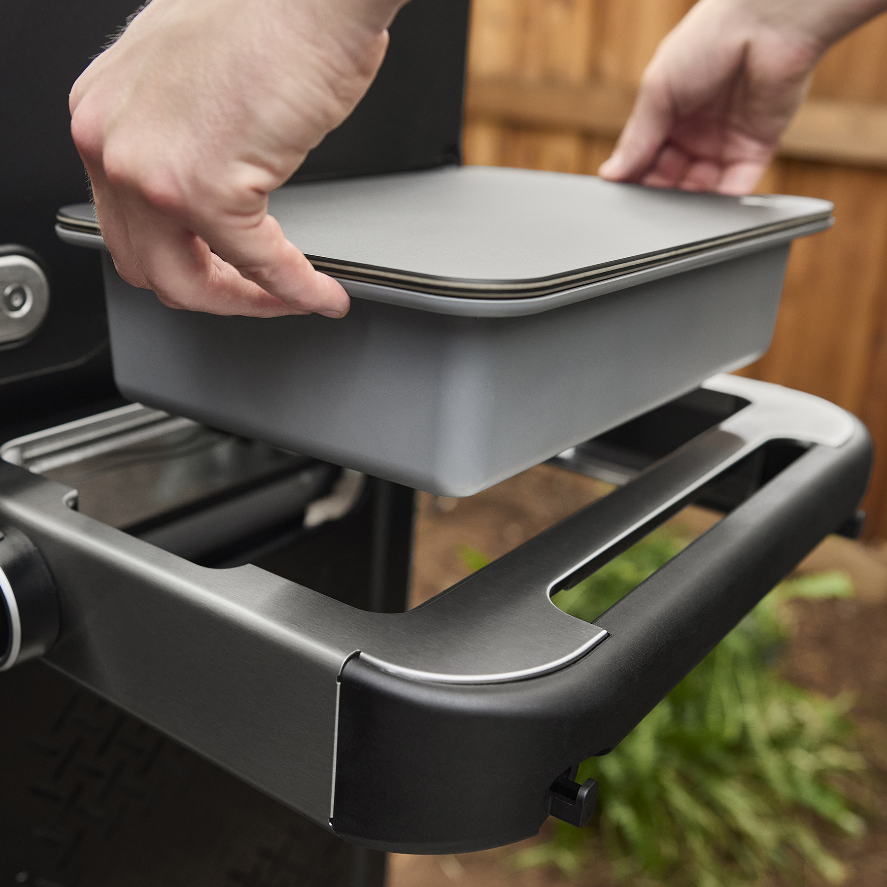 Spirit® EP-435 Gas Grill | Natural Gas, Sear Zone & Side Burner