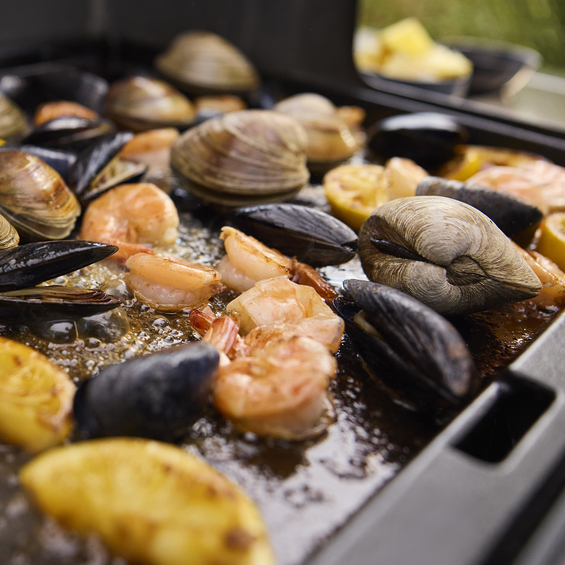 Genesis SP-435W gasbarbecue | Weber® Official | Weber NL