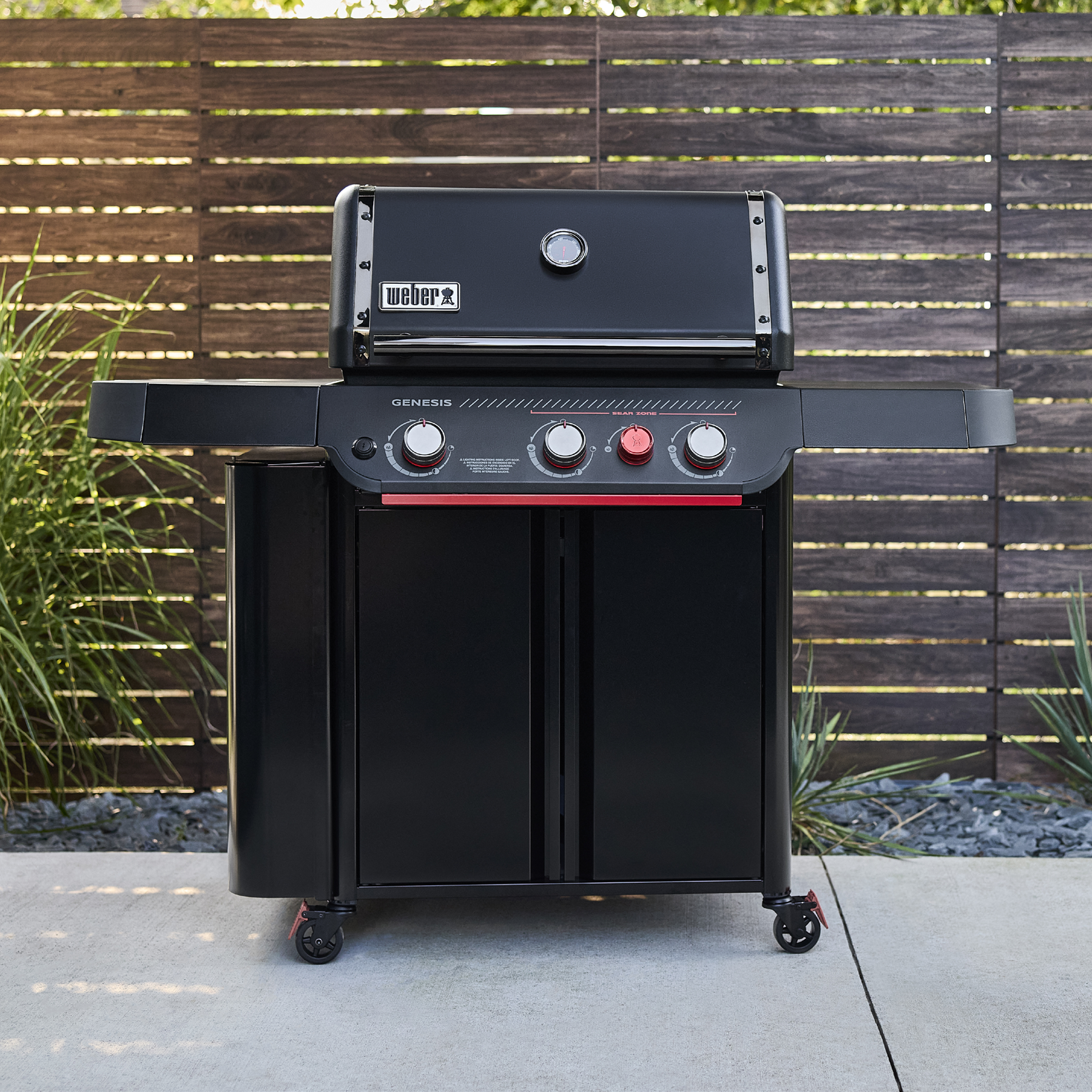 Genesis E-330 Gas Grill Stealth Edition - Thumbnail 4