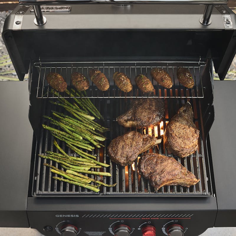 Barbecue au gaz Genesisᴹᴰ E-330W édition Stealthᴹᴰ image number 4