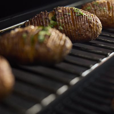 Genesis® E-330WR Gasgrill Stealth® Edition-view 1