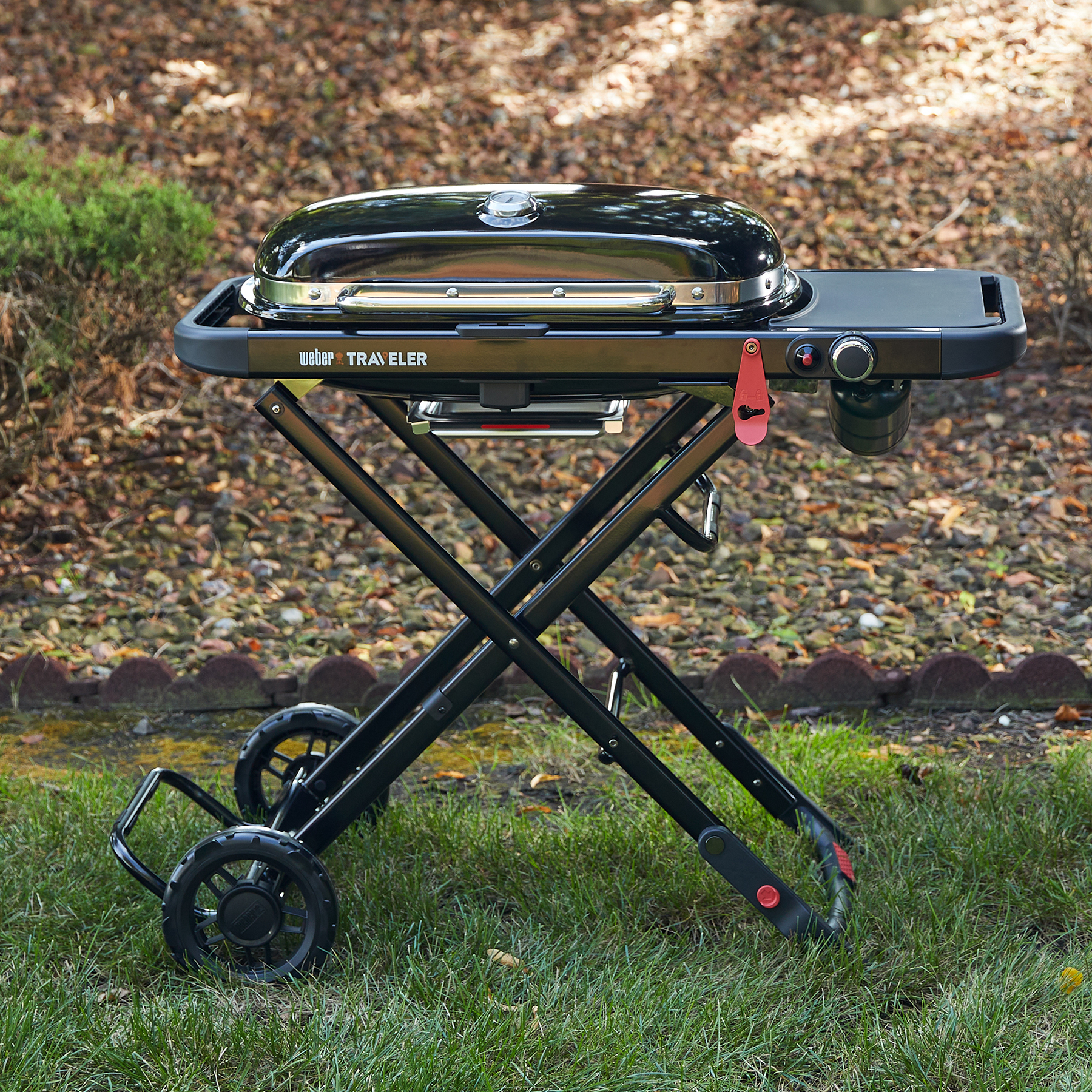 WEBER TRAVELER® Portable Gas Grill
