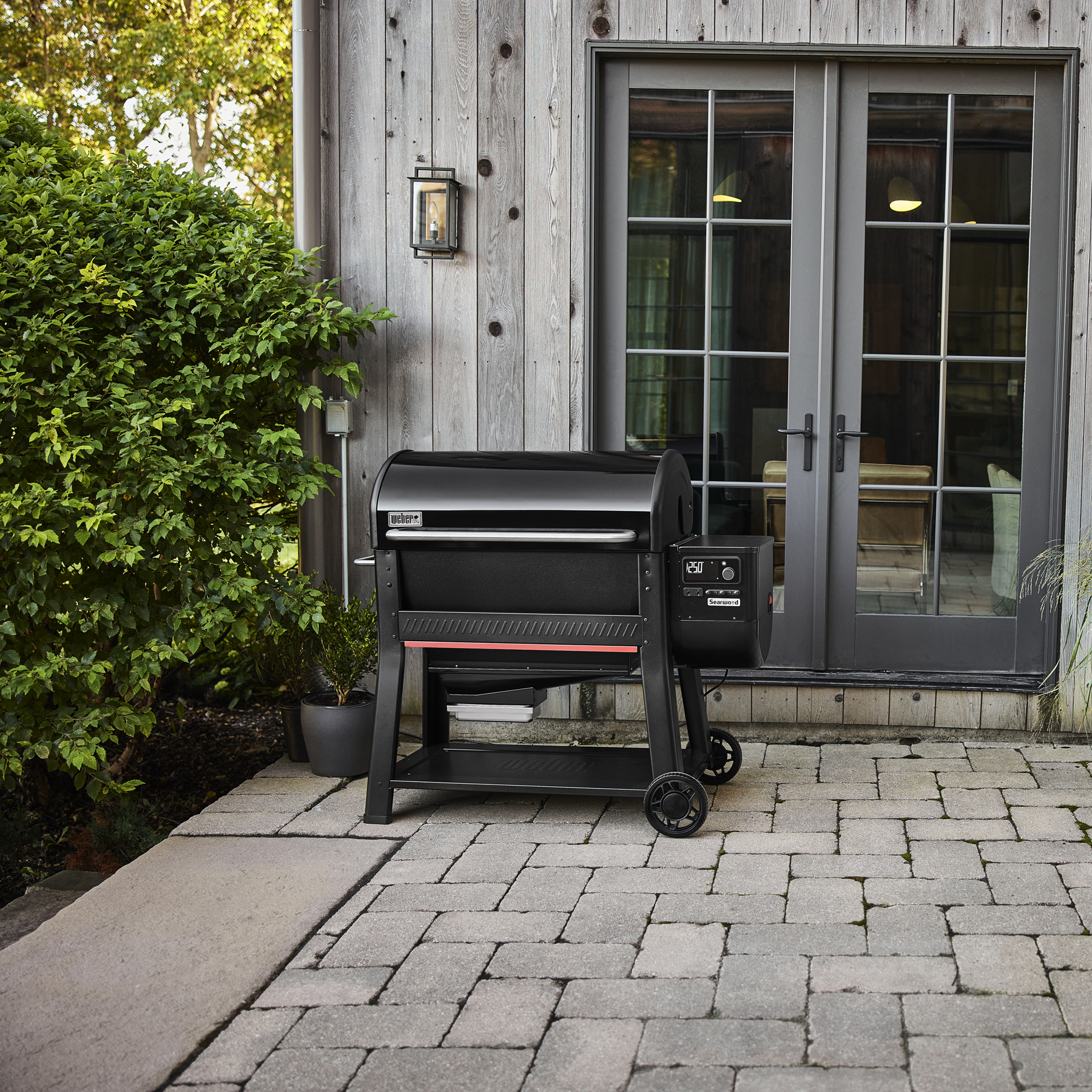 Searwood™ XL 600 Pellet Grill | Weber CA