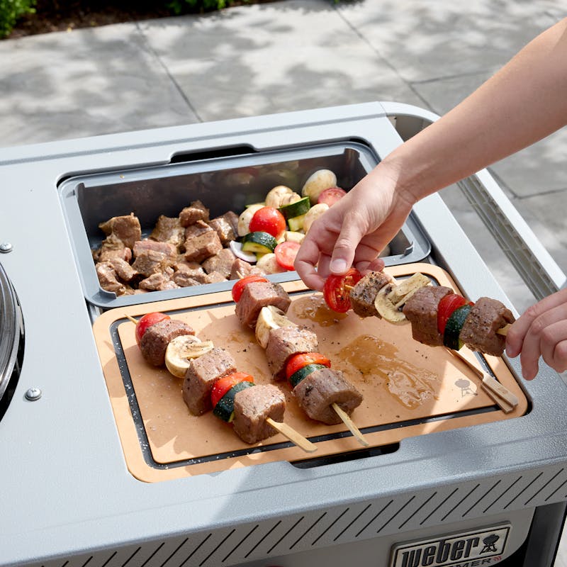 22&rdquo; Performer&trade; Premium Charcoal Grill image number 2