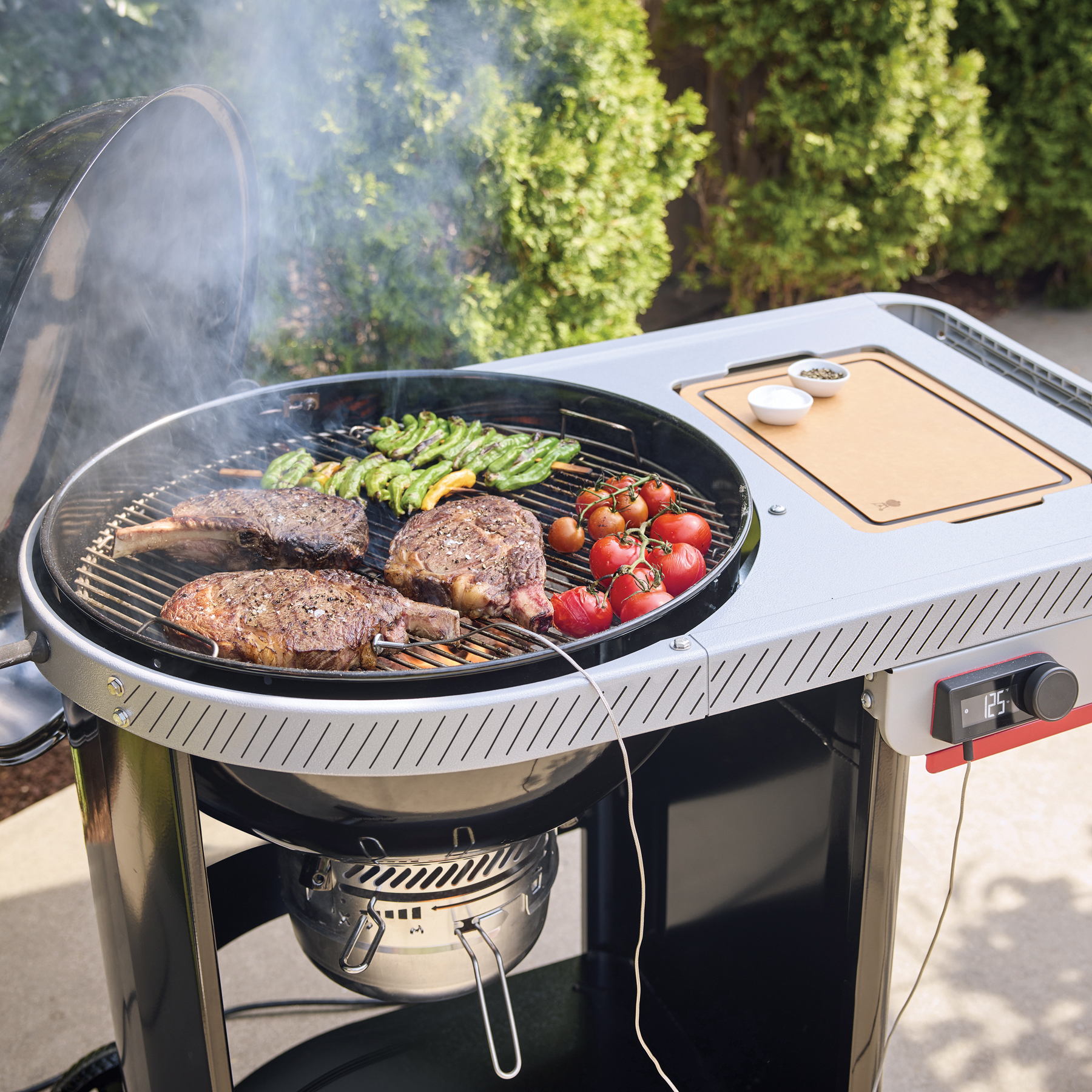 22” Performer™ Smart Charcoal Grill | Weber US