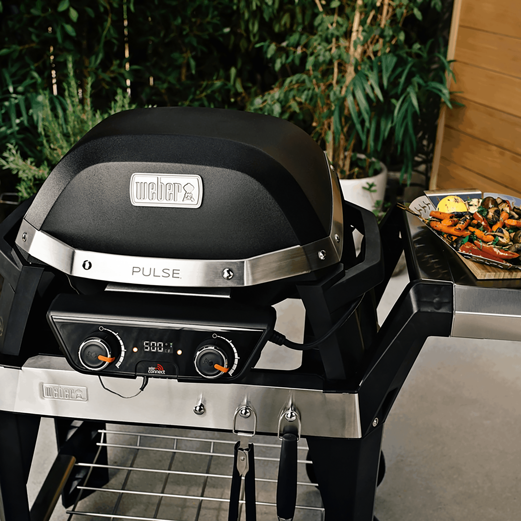 Гет грили. Weber Pulse 2000. Гриль Pulse 2000. Электрические грили Weber Pulse. Электрогриль Вебер 2000.