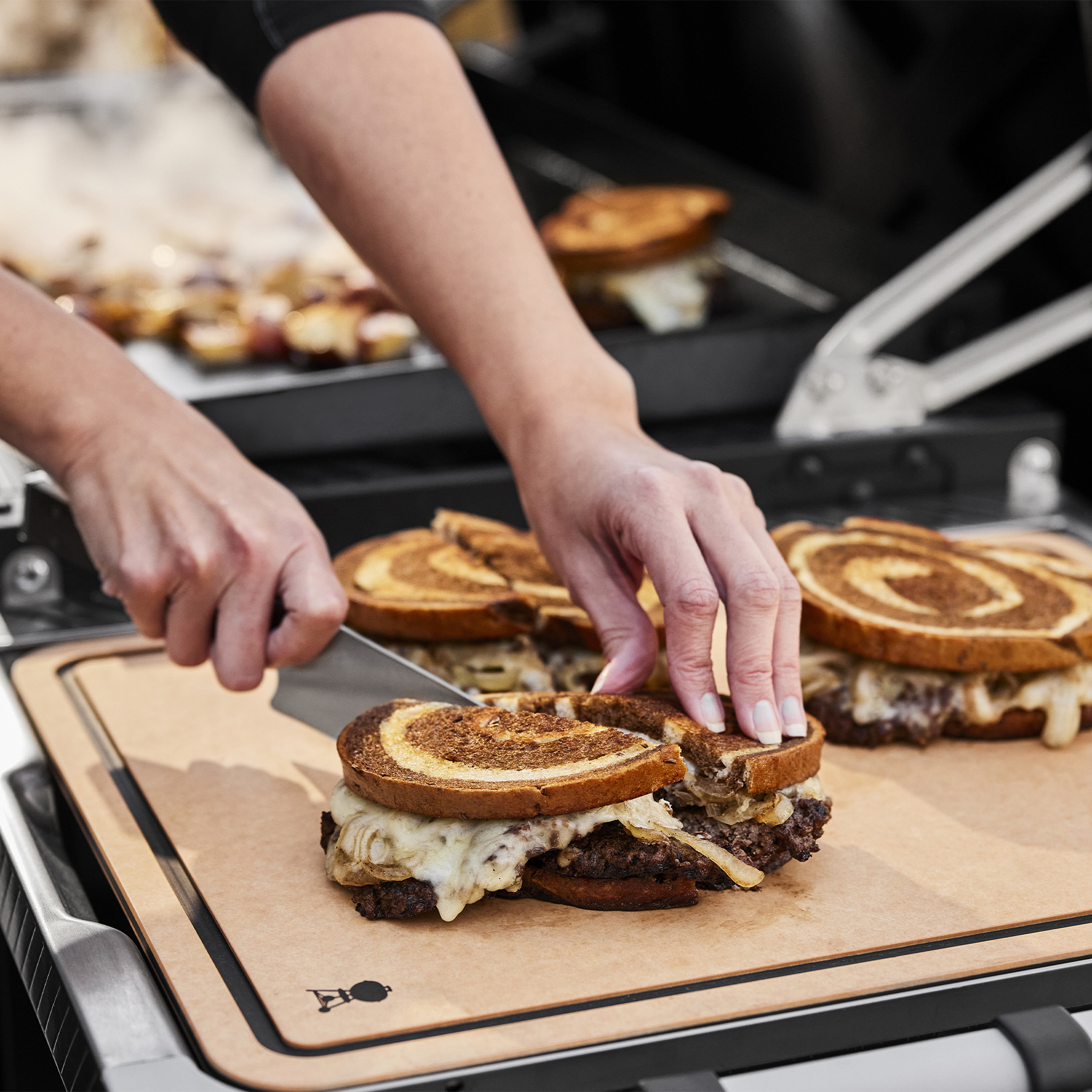 Weber Works™ XL Cutting Board | Weber US