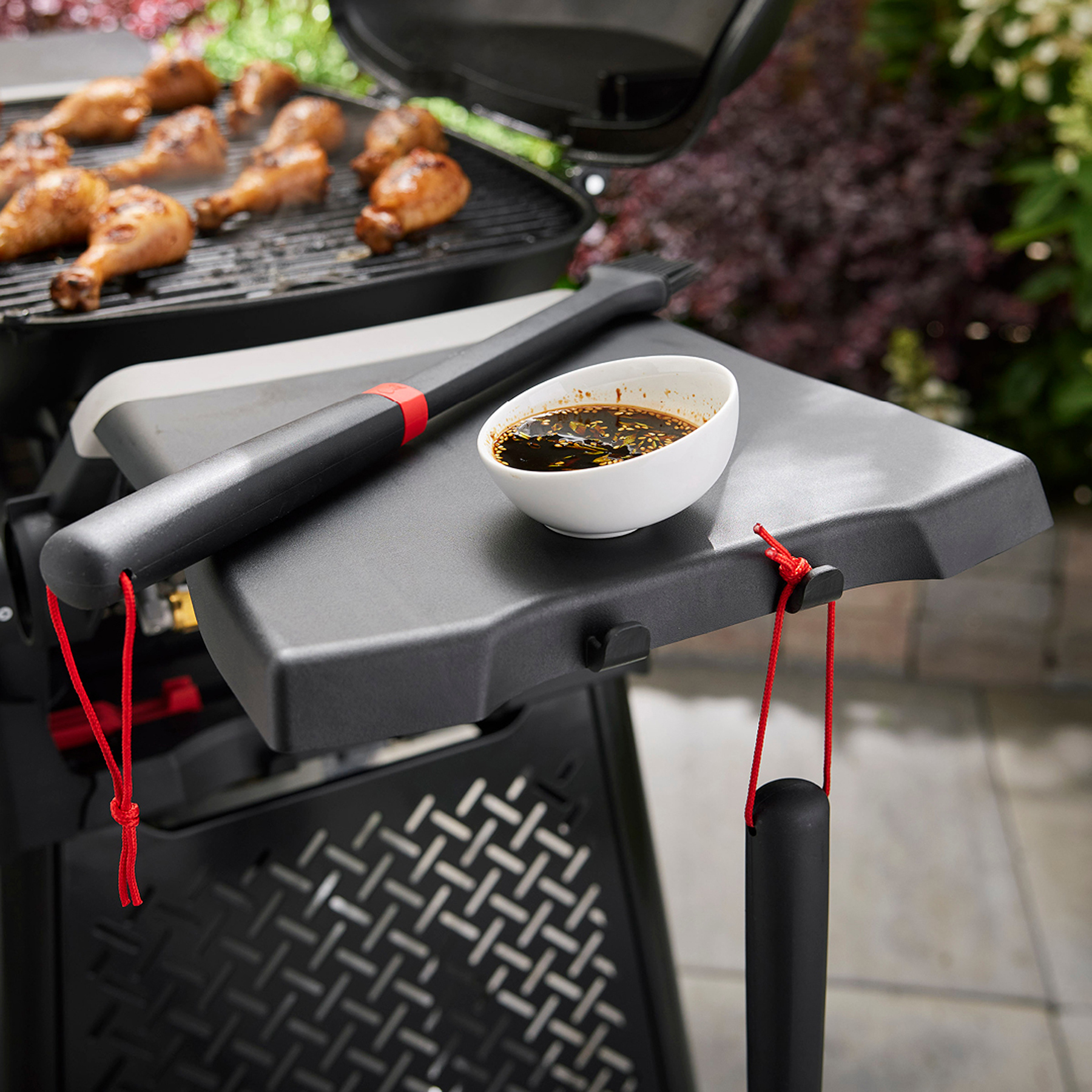 Weber Side Table Kit for Q 2000N series | Weber® Official | Weber IE
