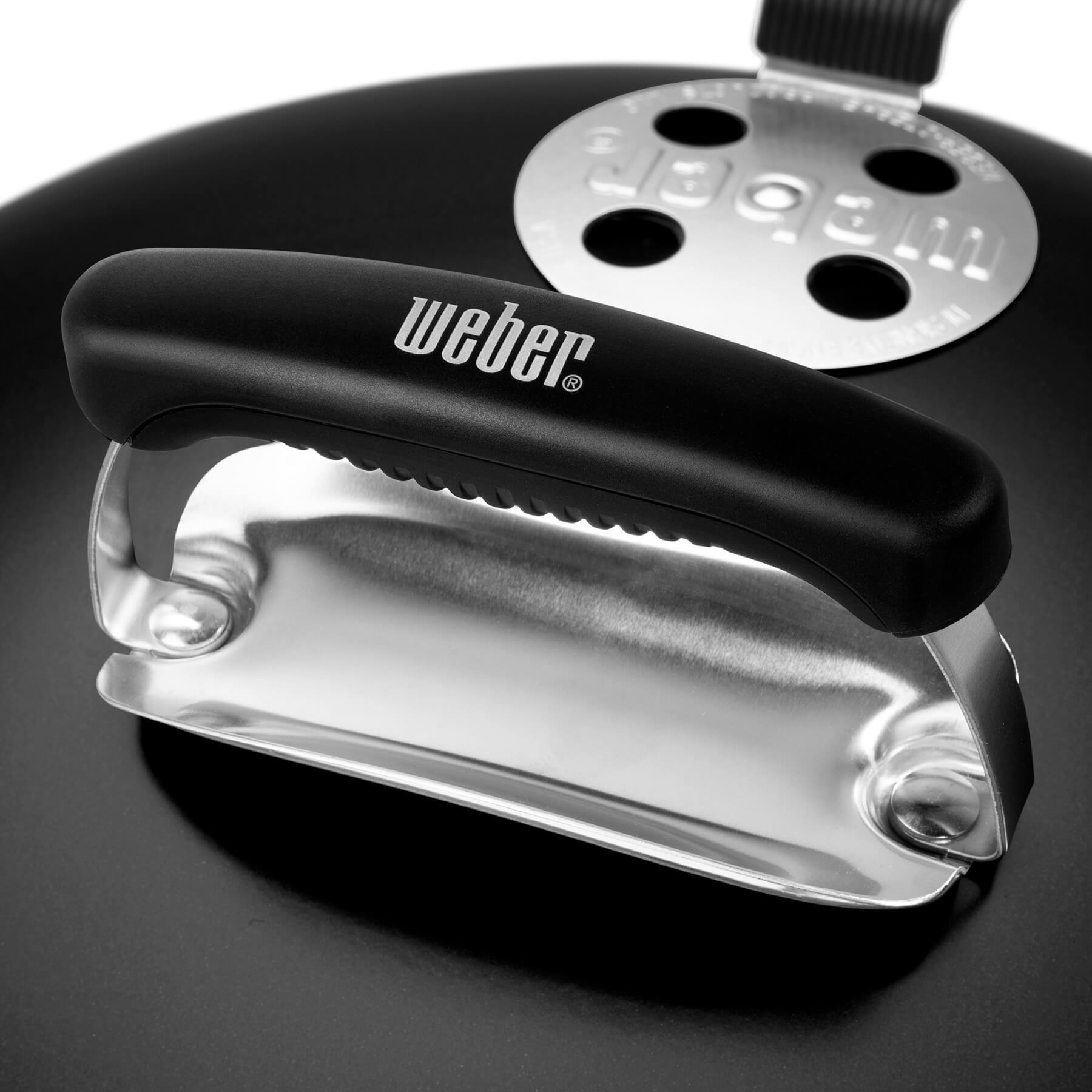 Master Touch 22': Black Charcoal Grill | Weber