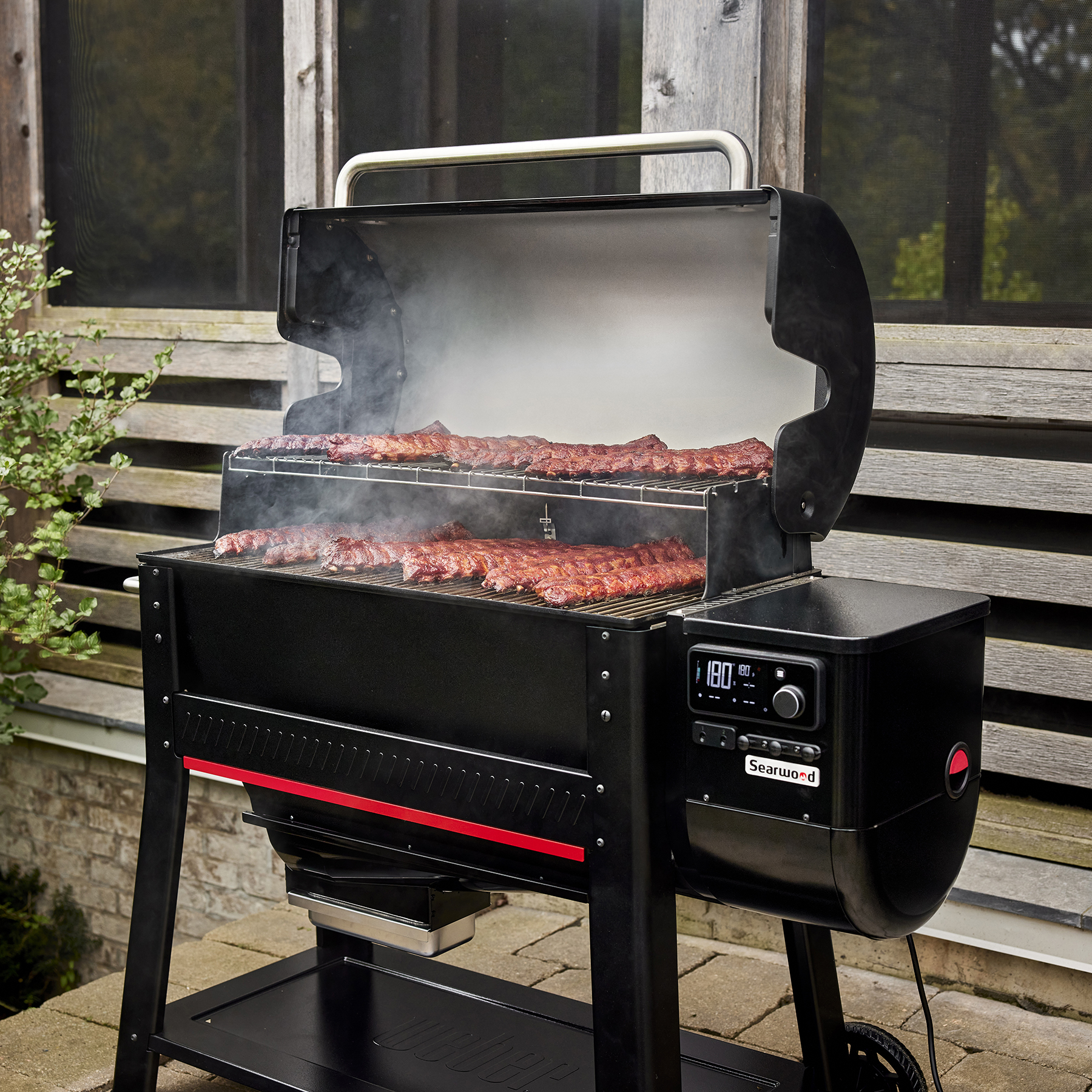 Weber® Searwood® XL 600 Pellet Barbecue | Weber NZ