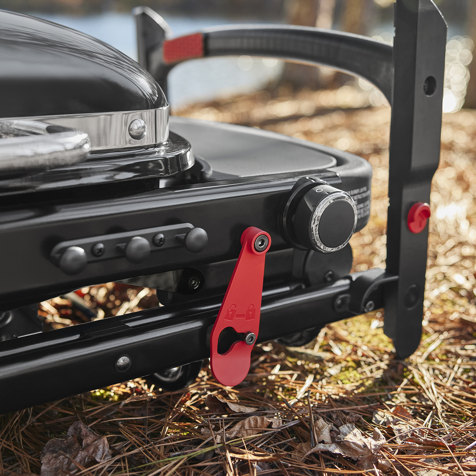 Weber Traveler® Compact Portable Gas Grill